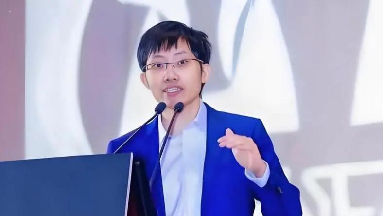 DeepSeek又更新了,这次梁文锋没放大招|进击的独角兽